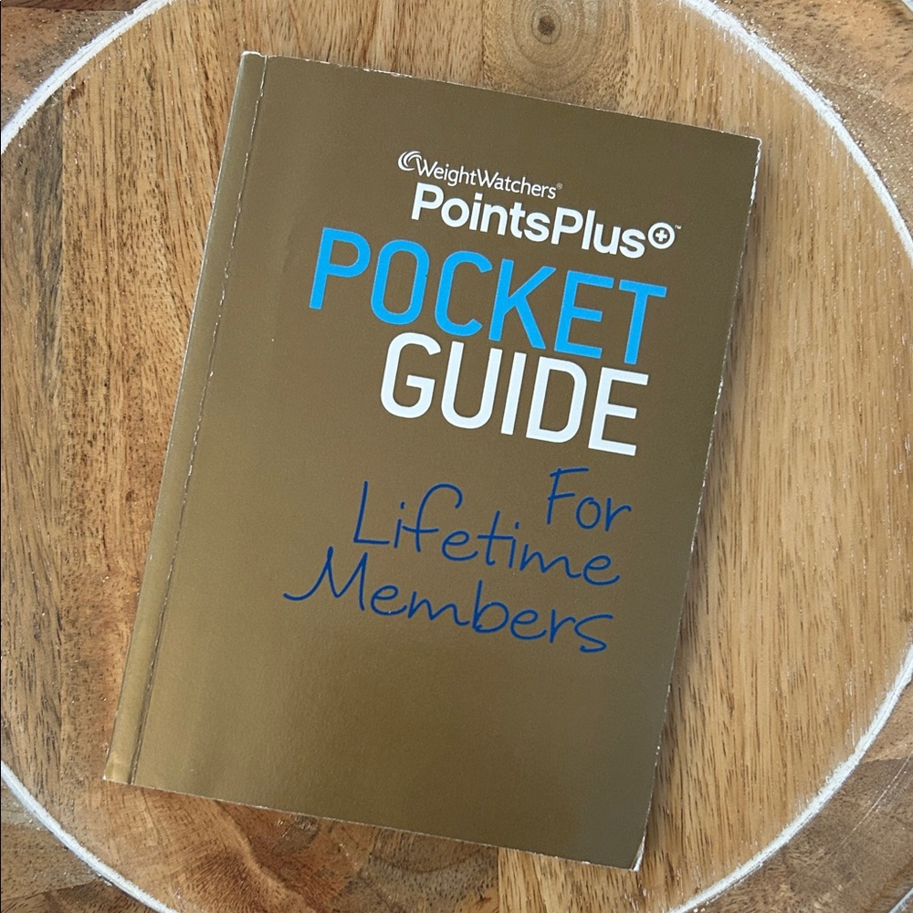 Weight Watchers book Gold PointsPlus Guide for lifetime members 2010